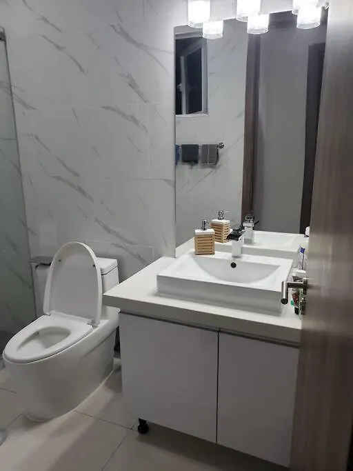 Appartement Luxurious & Modern In The Heart Of New Kingston